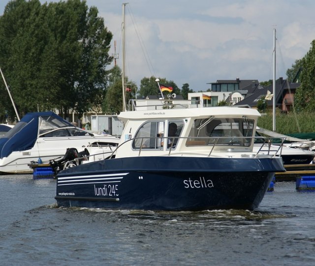 Galerie: Lundi 245 Cabin