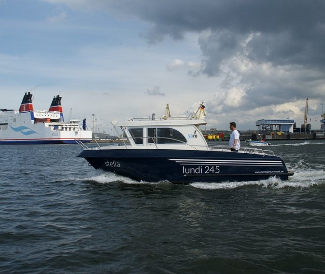 Galerie: Lundi 245 Cabin